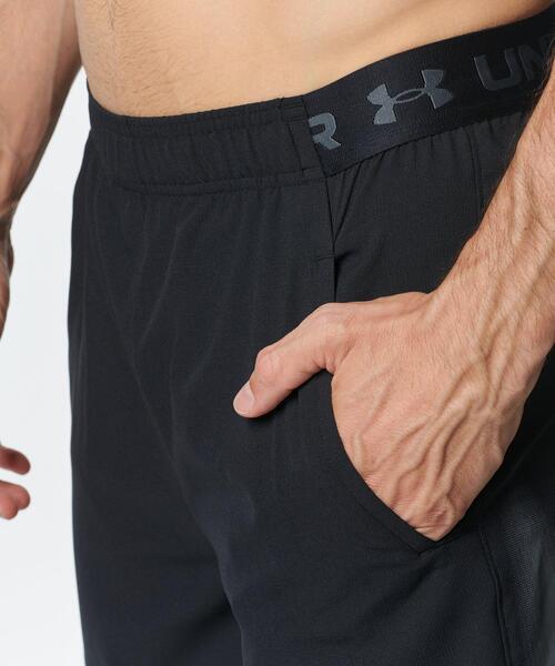UNDER ARMOUR（アンダーアーマー）の「UAバニッシュウーブン 6インチ グラフィック ショーツ（トレーニング/メンズ）（その他パンツ・メンズ・ブラック・S/M/XXL/L/XL/3XL）」の5枚目の写真