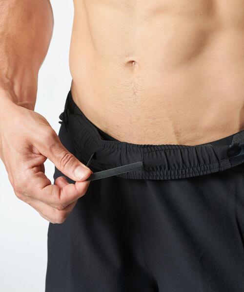 UNDER ARMOUR（アンダーアーマー）の「UAバニッシュウーブン 6インチ グラフィック ショーツ（トレーニング/メンズ）（その他パンツ・メンズ・ブラック・S/M/XXL/L/XL/3XL）」の6枚目の写真