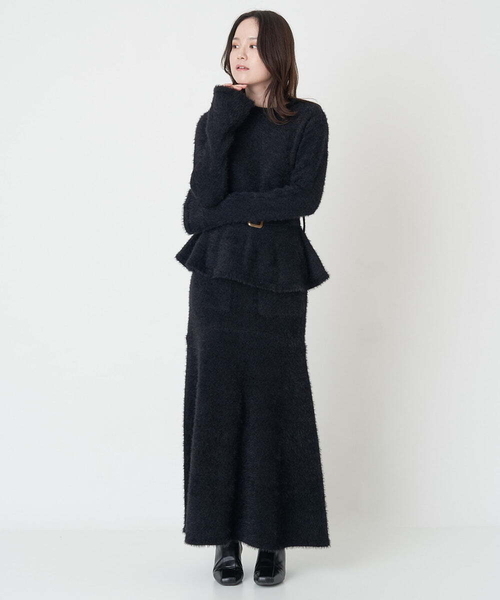 A de a.v.v（アードアー・ヴェ・ヴェ）の「ペプラムフレアスリーブフェザーニット（ニット/セーター・レディース・ブラック/アイボリー・38/36）」の5枚目の写真