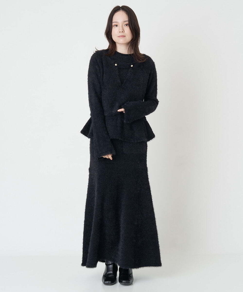 A de a.v.v（アードアー・ヴェ・ヴェ）の「ペプラムフレアスリーブフェザーニット（ニット/セーター・レディース・ブラック/アイボリー・38/36）」の7枚目の写真