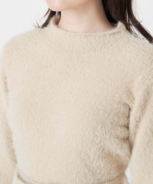 A de a.v.v（アードアー・ヴェ・ヴェ）の「ペプラムフレアスリーブフェザーニット（ニット/セーター・レディース・ブラック/アイボリー・38/36）」の19枚目の写真