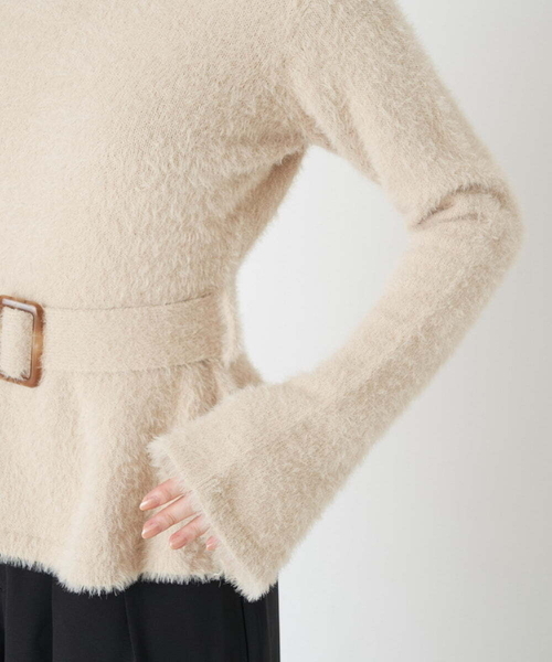 A de a.v.v（アードアー・ヴェ・ヴェ）の「ペプラムフレアスリーブフェザーニット（ニット/セーター・レディース・ブラック/アイボリー・38/36）」の20枚目の写真