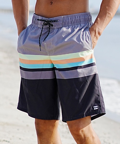BILLABONG（ビラボン）の「BILLABONG/ビラボン ボードショーツ/トランクス/水着/サーフパンツ ウエストゴム ロング丈 BE011-402（水着・メンズ・グレー/ライトブルー・XL/L/M）」の2枚目の写真