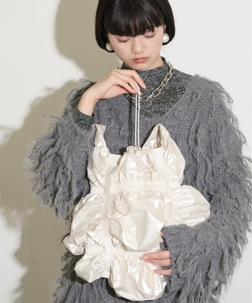 THE YOn（ザヨン）の「メタリックシャーリングバッグ（ショルダーバッグ・レディース・ブラック/アイボリー/シルバー・FREE）」の20枚目の写真