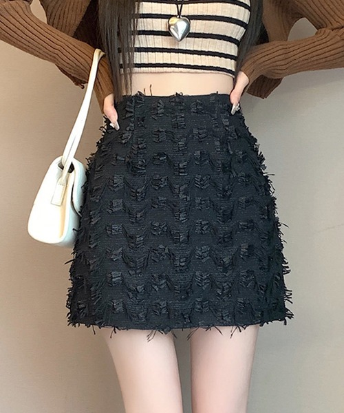 Lilamusant(リラミュゾン)の「《Lilamusant(リラミュゾン)》インパン裏地付きフリンジジャガードミニスカート ツイード(スカート・レディース・ブラック/アイボリー/ピンク・S/L/M)」の1枚目の写真