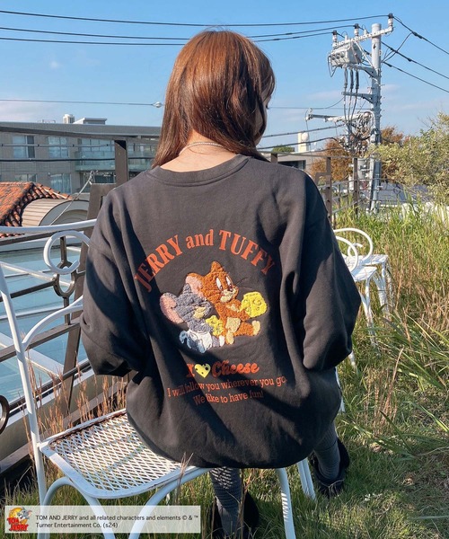 AS KNOW AS plus(アズノゥアズプラス)の「☆アクリルキーホルダー付き トムとジェリー スウェットプルオーバー 【TOM and JERRY/トムとジェリー】(スウェット・レディース・オフホワイト/スミクロ/ダークグリーン/オートミール/アイボリー系/ブラック系/ベージュ系/ダークグリーン系/ダークグリーン系1/イエロー系1/ブラック系1/ベージュ系1/ネイビー系2/ベージュ系2/ダークグリーン系2/ブラック系2/ベージュ系3/アイボリー系3/パープル系3/ブラック系3/ネイビー系4/ブラック系4/ダークグリーン系4/ベージュ系4/ダークグリーン系5/ブラック系5/ホワイト系5/ベージュ系5・FREE)」の7枚目の写真