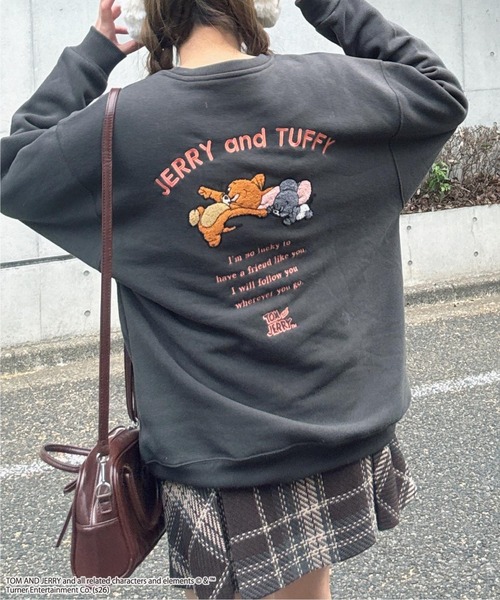 AS KNOW AS plus(アズノゥアズプラス)の「☆アクリルキーホルダー付き トムとジェリー スウェットプルオーバー 【TOM and JERRY/トムとジェリー】(スウェット・レディース・オフホワイト/スミクロ/ダークグリーン/オートミール/アイボリー系/ブラック系/ベージュ系/ダークグリーン系/ダークグリーン系1/イエロー系1/ブラック系1/ベージュ系1/ネイビー系2/ベージュ系2/ダークグリーン系2/ブラック系2/ベージュ系3/アイボリー系3/パープル系3/ブラック系3/ネイビー系4/ブラック系4/ダークグリーン系4/ベージュ系4/ダークグリーン系5/ブラック系5/ホワイト系5/ベージュ系5・FREE)」の9枚目の写真