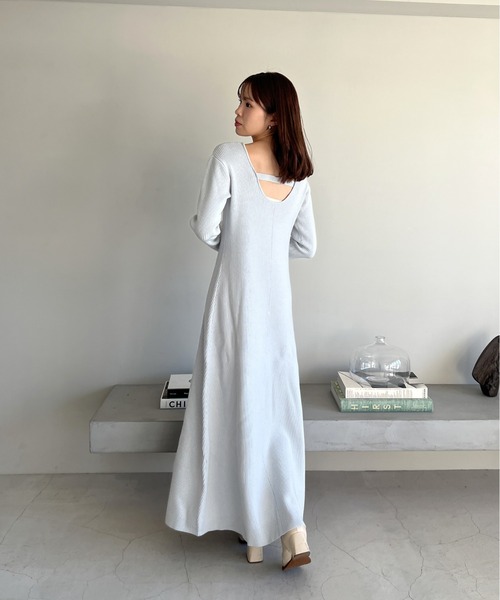 Olu.（オルドット）の「バックオープンリブニットワンピース（ワンピース・レディース・ブラック/ライトブルー/オフホワイト・0/1）」の19枚目の写真