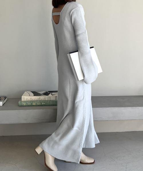 Olu.（オルドット）の「バックオープンリブニットワンピース（ワンピース・レディース・ブラック/ライトブルー/オフホワイト・0/1）」の21枚目の写真