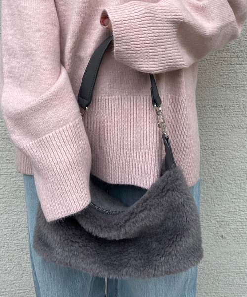 Olu.(オルドット)の「コンパクトボアハンドバッグ(ハンドバッグ・レディース・アッシュグレー/ブラック/ブラウン系その他・FREE)」の5枚目の写真