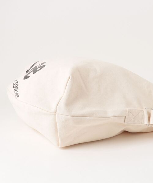 Lee（リー）の「Lee/リー　BIGナナメプリントドローストリングショルダー（ショルダーバッグ・レディース・ブラック×ホワイト/グレー系その他/ホワイト・ONE SIZE）」の5枚目の写真