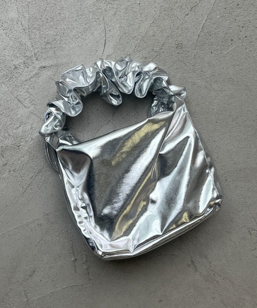 y/m（イム）の「シルバードローコードショルダーBAG（ショルダーバッグ・レディース・シルバー・FREE）」の12枚目の写真