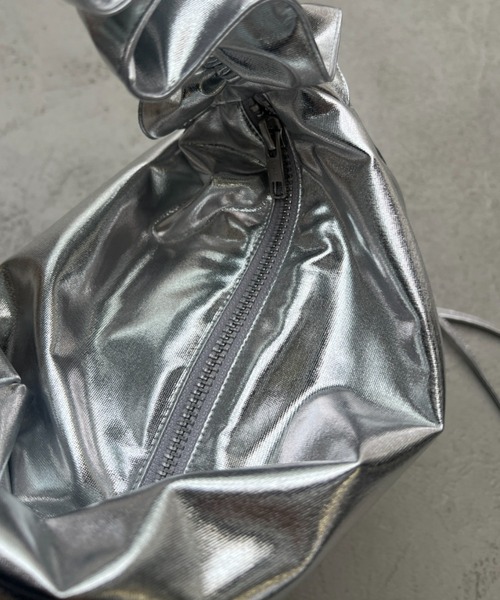 y/m（イム）の「シルバードローコードショルダーBAG（ショルダーバッグ・レディース・シルバー・FREE）」の13枚目の写真
