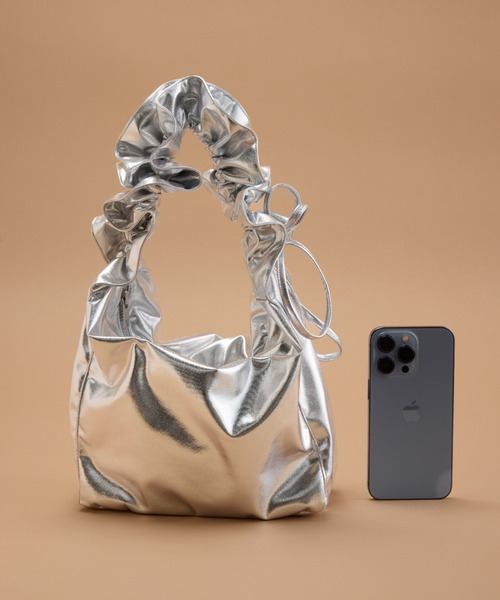 y/m（イム）の「シルバードローコードショルダーBAG（ショルダーバッグ・レディース・シルバー・FREE）」の17枚目の写真