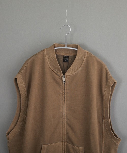 VIBGYOR（ヴィブジョー）の「ピグメント加工 裏毛スウェット ビッグシルエット ZIP ベスト（ベスト・メンズ・ダークブルー/ベージュ/ブラック・LARGE/MEDIUM）」の15枚目の写真
