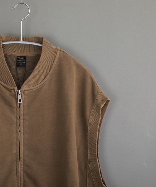 VIBGYOR（ヴィブジョー）の「ピグメント加工 裏毛スウェット ビッグシルエット ZIP ベスト（ベスト・メンズ・ダークブルー/ベージュ/ブラック・LARGE/MEDIUM）」の16枚目の写真