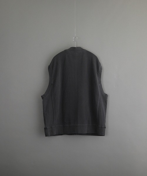 VIBGYOR（ヴィブジョー）の「ピグメント加工 裏毛スウェット ビッグシルエット ZIP ベスト（ベスト・メンズ・ダークブルー/ベージュ/ブラック・LARGE/MEDIUM）」の13枚目の写真