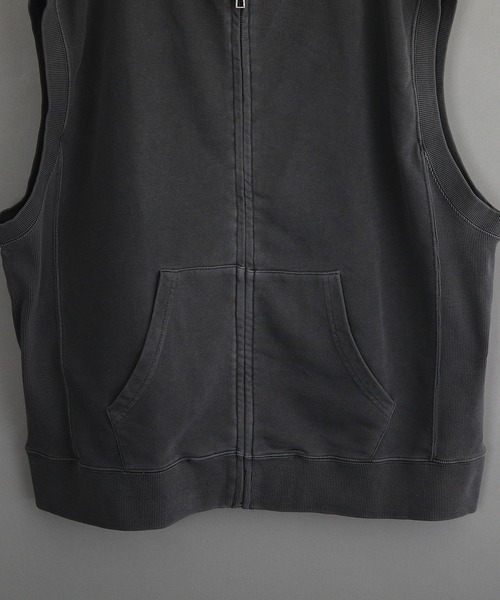 VIBGYOR（ヴィブジョー）の「ピグメント加工 裏毛スウェット ビッグシルエット ZIP ベスト（ベスト・メンズ・ダークブルー/ベージュ/ブラック・LARGE/MEDIUM）」の6枚目の写真
