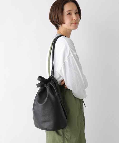 LEPSIM（レプシィム）の「フェイクレザーボンサックショルダー　105138（ショルダーバッグ・レディース・グレイッシュベージュ/ブラック・ONE SIZE）」の5枚目の写真