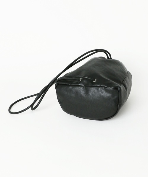 LEPSIM（レプシィム）の「フェイクレザーボンサックショルダー　105138（ショルダーバッグ・レディース・グレイッシュベージュ/ブラック・ONE SIZE）」の17枚目の写真