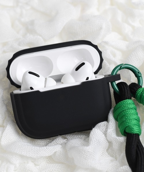 Fun & Daily（ファンアンドデイリー）の「スネークストラップ＆シリコンケース AirPods Pro 第２世代（ヘッドフォン/イヤホン・メンズ・グレー/ブラック/グリーン・FREE）」の6枚目の写真