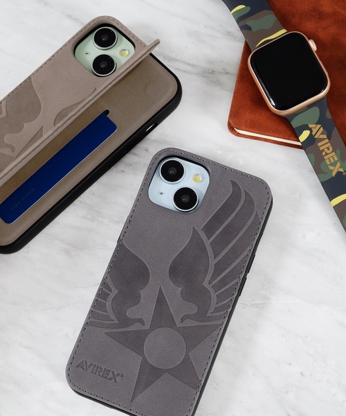 AVIREX（アヴィレックス）の「iPhone15 iPhone14 iPhone13 アヴィレックス [レザー調スタンドケース]（スマホケース/カバー・メンズ・グレー/ブラック/カーキ・iPhone 15）」の2枚目の写真