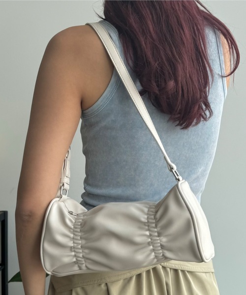 SHAGGIE（シャギー）の「ギャザーワンハンドルバッグ（ハンドバッグ・レディース・ブラック/ホワイト・FREE）」の3枚目の写真