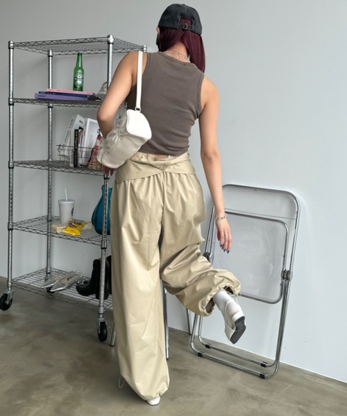 SHAGGIE（シャギー）の「ギャザーワンハンドルバッグ（ハンドバッグ・レディース・ブラック/ホワイト・FREE）」の6枚目の写真