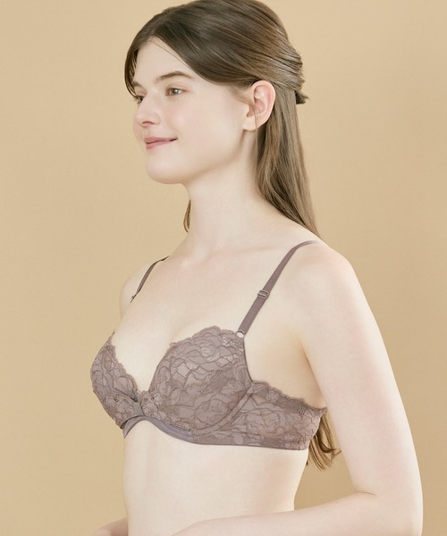 リボンブラレース 胸もとフィットながもち～動いても、キレイはつづく