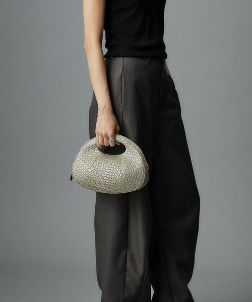 HIROKO HAYASHI（ヒロコハヤシ）の「GIRASOLE（ジラソーレ）クロワッサンバッグM（ハンドバッグ・レディース・ブラック系/シルバー/ゴールド系/ゴールド系3/ピンク系・00）」の5枚目の写真