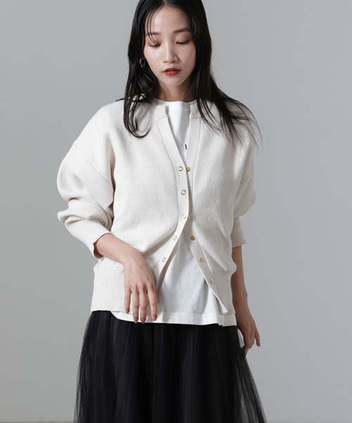 NANO universe(ナノユニバース)の「洗濯機洗い可リネンライクスウェット風ニットカーディガン(カーディガン/ボレロ・レディース・ライトブルー/ブラック/アイボリー・FREE)」の3枚目の写真