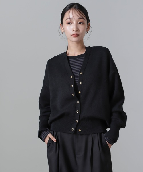 NANO universe(ナノユニバース)の「洗濯機洗い可リネンライクスウェット風ニットカーディガン(カーディガン/ボレロ・レディース・ライトブルー/ブラック/アイボリー・FREE)」の2枚目の写真