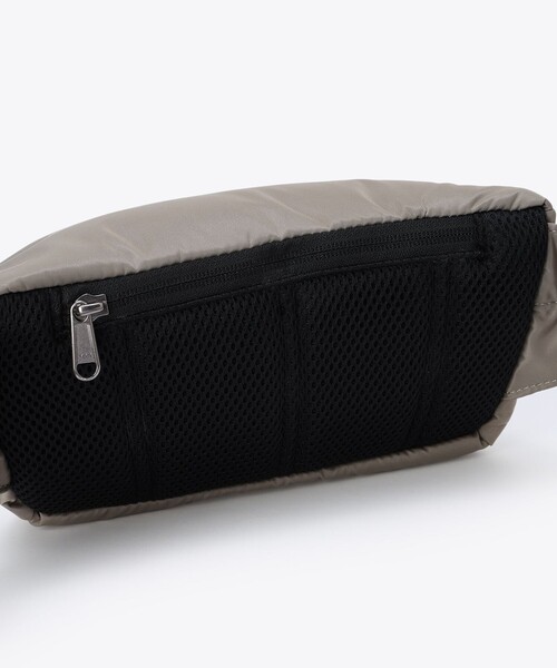 Columbia（コロンビア）の「撥水 Columbia／グレートスモーキーガーデン ヒップバッグ／コロンビア（ボディバッグ/ウエストポーチ・レディース・イエロー/ブルー/ブラック/ブルー系その他/ベージュ・ONE SIZE）」の6枚目の写真