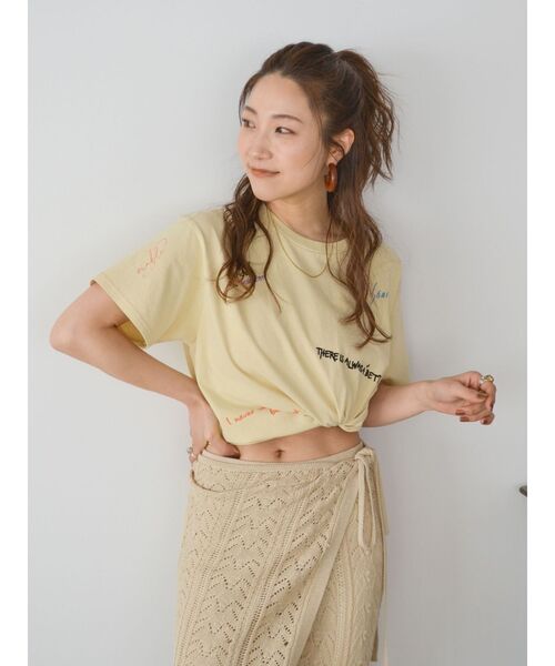 Ungrid(アングリッド)の「ミックスロゴデザインTee(Tシャツ/カットソー・レディース・イエロー/オフホワイト/チャコールグレー・FREE)」の16枚目の写真