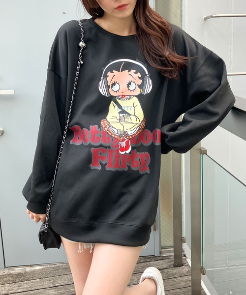 GLAMOROUS JANE(グラマラスジェーン)の「BETTY BOOPプリントプルオーバー(スウェット・レディース・ブラック/チャコールグレー/杢グレー・FREE)」の4枚目の写真
