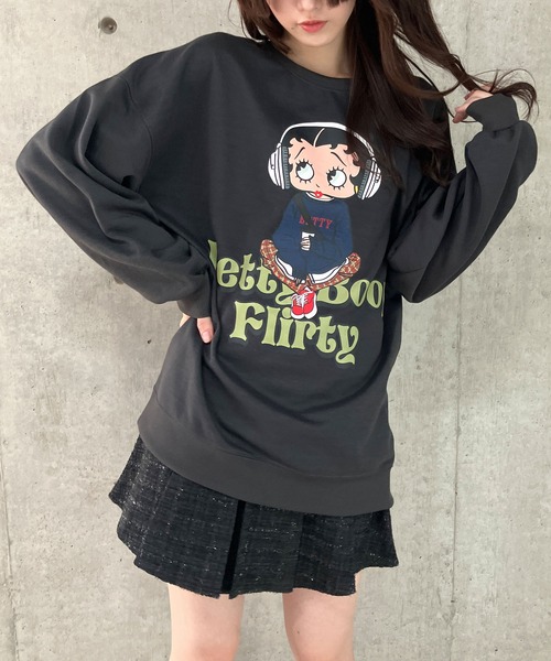 GLAMOROUS JANE(グラマラスジェーン)の「BETTY BOOPプリントプルオーバー(スウェット・レディース・ブラック/チャコールグレー/杢グレー・FREE)」の15枚目の写真