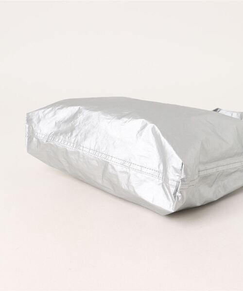 NAUGHTIAM（ノーティアム）の「【NAUGHTIAM/ノーティアム】 タイベックショルダー大（ショルダーバッグ・メンズ・ブラック/ホワイト/シルバー/ミント・FREE）」の6枚目の写真