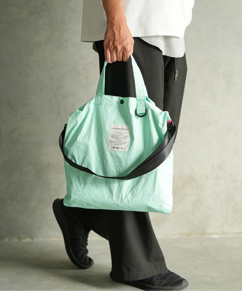 NAUGHTIAM（ノーティアム）の「【NAUGHTIAM/ノーティアム】 タイベックショルダー大（ショルダーバッグ・メンズ・ブラック/ホワイト/シルバー/ミント・FREE）」の3枚目の写真