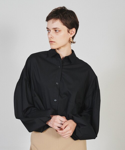 cloenc（クロエンス）の「◆【手洗い可】ボリュームスリーブ クロップドシャツ（シャツ/ブラウス・レディース・アイボリー/ブラック/ブルー・02）」の2枚目の写真