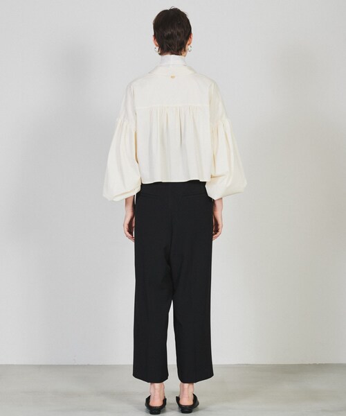 cloenc（クロエンス）の「◆【手洗い可】ボリュームスリーブ クロップドシャツ（シャツ/ブラウス・レディース・アイボリー/ブラック/ブルー・02）」の7枚目の写真