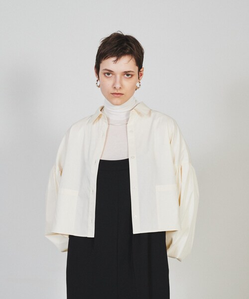 cloenc（クロエンス）の「◆【手洗い可】ボリュームスリーブ クロップドシャツ（シャツ/ブラウス・レディース・アイボリー/ブラック/ブルー・02）」の8枚目の写真