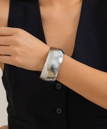 Coo+i（クーイ）の「ボリュームカフバングル（バングル/リストバンド）」