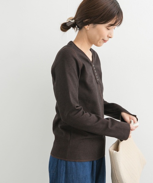 URBAN RESEARCH DOORS(アーバンリサーチドアーズ)の「ヘンリーネックプルオーバー(Tシャツ/カットソー・レディース・ブラウン系その他/ベージュ系その他・MEDIUM)」の3枚目の写真