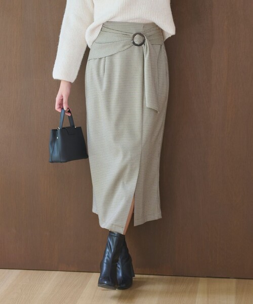 Feroux（フェルゥ）の「【洗える】バックルデザイン タイトスカート（スカート・レディース・ベージュ系2/ブラック系1/グレー系・2/1）」の3枚目の写真