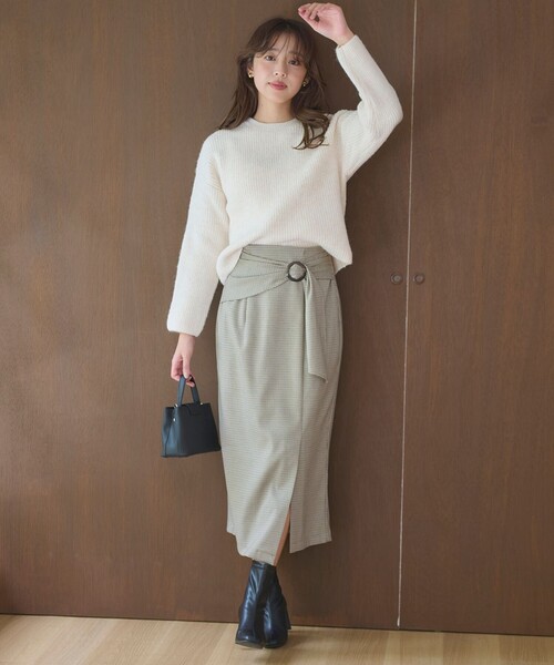 Feroux（フェルゥ）の「【洗える】バックルデザイン タイトスカート（スカート・レディース・ベージュ系2/ブラック系1/グレー系・2/1）」の6枚目の写真