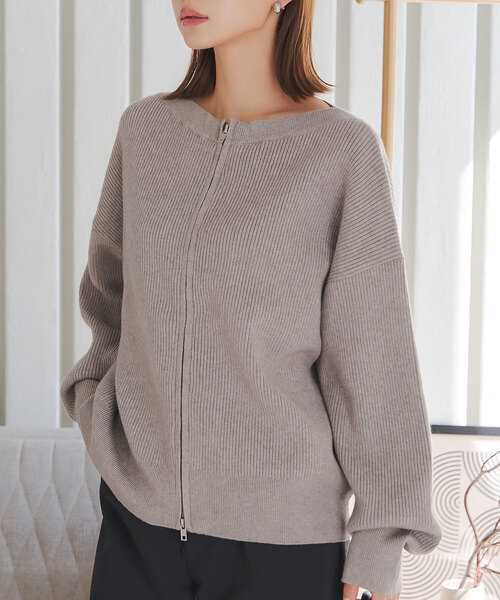 KOBE LETTUCE(コウベレタス)の「ダブルジップオフショルニットトップス(ニット/セーター・レディース・アイボリー/グレイッシュベージュ/ブラウン系/ブラック/レッド・M)」の4枚目の写真