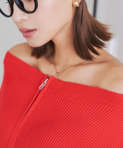 KOBE LETTUCE(コウベレタス)の「ダブルジップオフショルニットトップス(ニット/セーター・レディース・アイボリー/グレイッシュベージュ/ブラウン系/ブラック/レッド・M)」の12枚目の写真