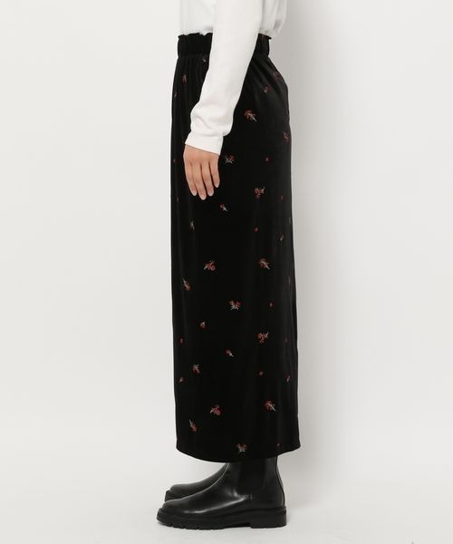 LOWRYS FARM（ローリーズファーム）の「ベロアシシュウタイトスカート　250338（スカート・レディース・ブラック/ブラウン・FREE）」の22枚目の写真