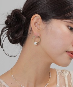 WEB限定》パールフープピアスM K10（両耳）（ピアス（両耳用