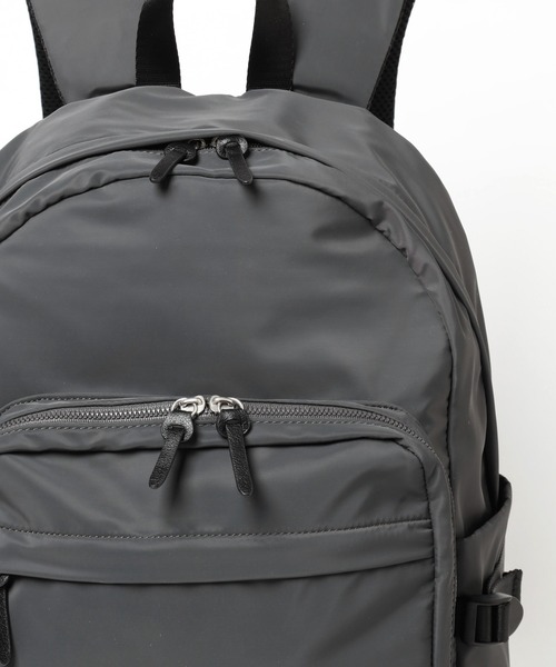 GLOBAL WORK(グローバルワーク)の「撥水ライトバッグパック/282071(バックパック/リュック・メンズ・ブラック/グレー・ONE SIZE)」の8枚目の写真